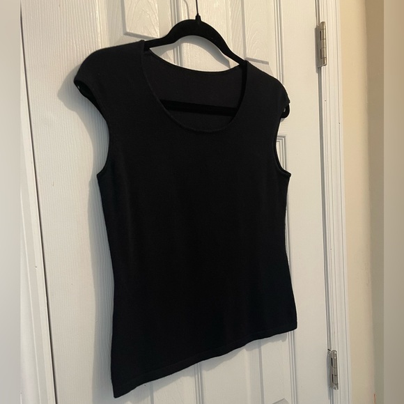 Classic Black Women's Top - Picture 2 of 5